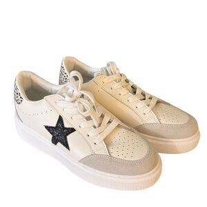 New Vintage Havana dalmation print black star sneaker size 8